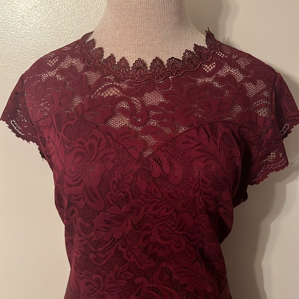 Burgundy women’s dress - Picture 3 of 3